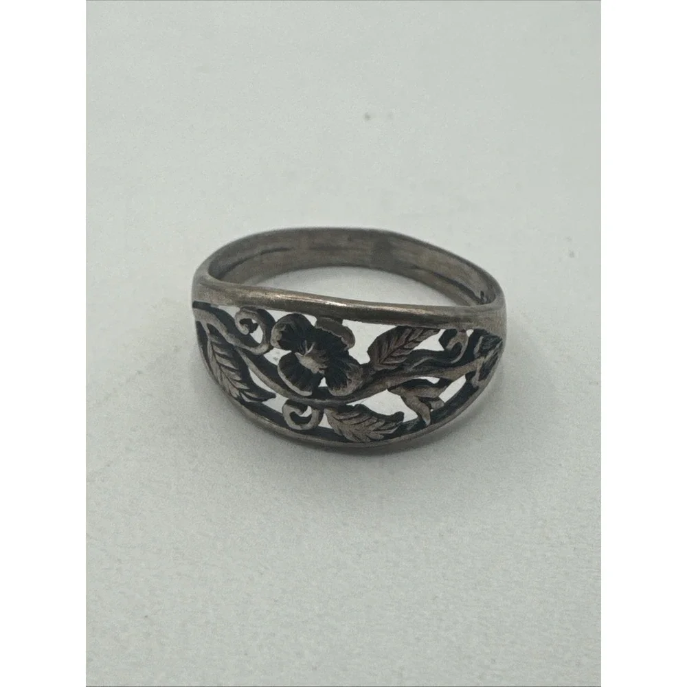 925 Sterling Silver Vintage Etched Floral Filigree Band Ring Size‎ 7 Weighs 2.4g